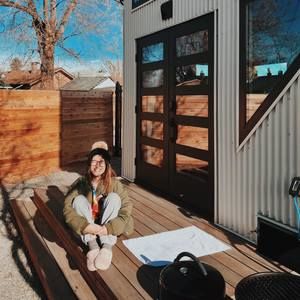 Meet your Posher, Laura